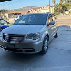 2014 Chrysler Town & Country
