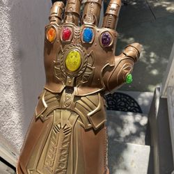 Marvel Legends Thanos Infinity Gauntlet