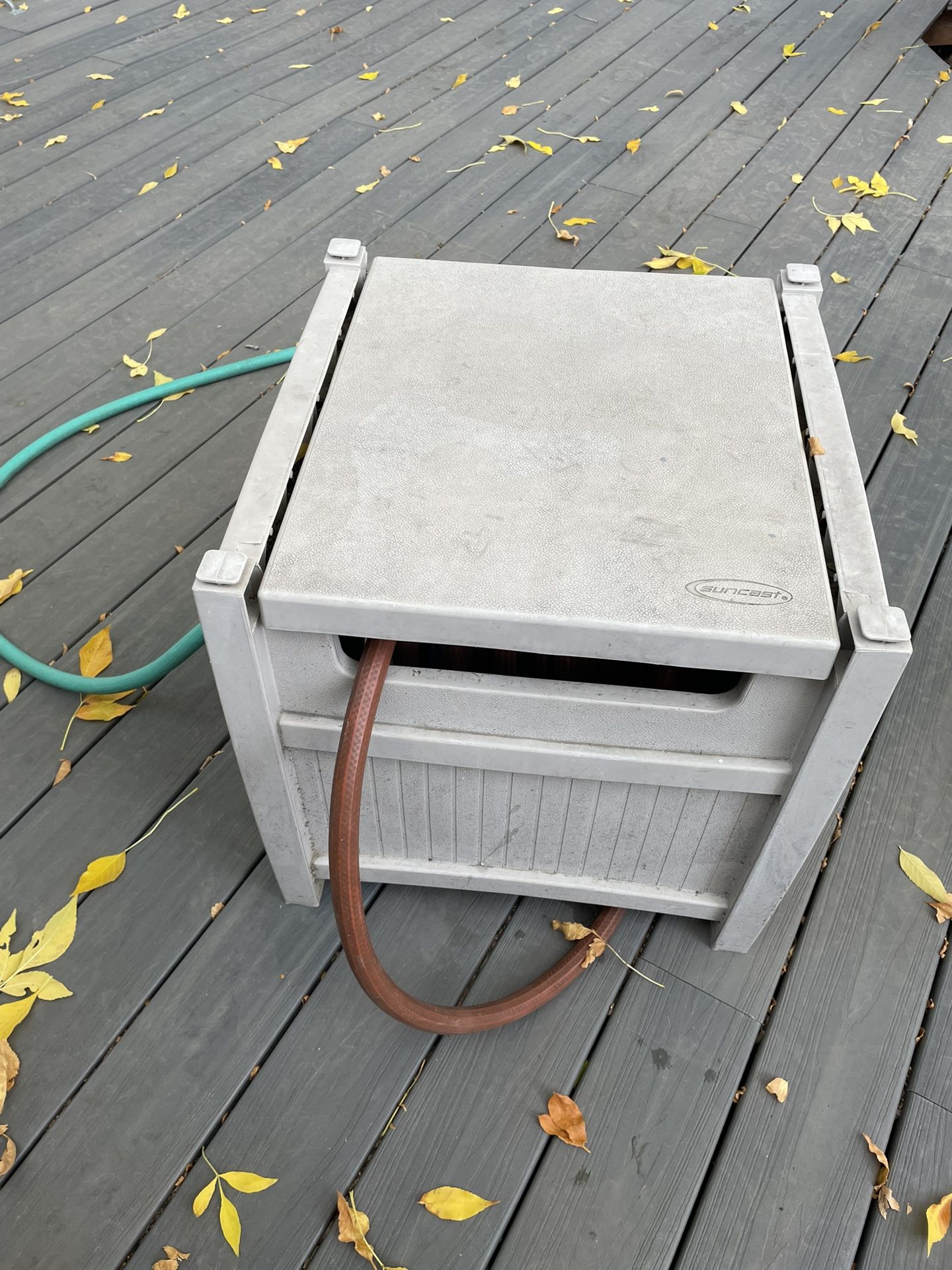 6ft and 16 foot aluminum ladders outdoor storage vans