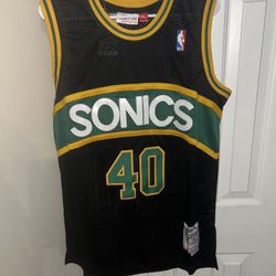 NBA Seattle SuperSonics Shawn Kemp size L