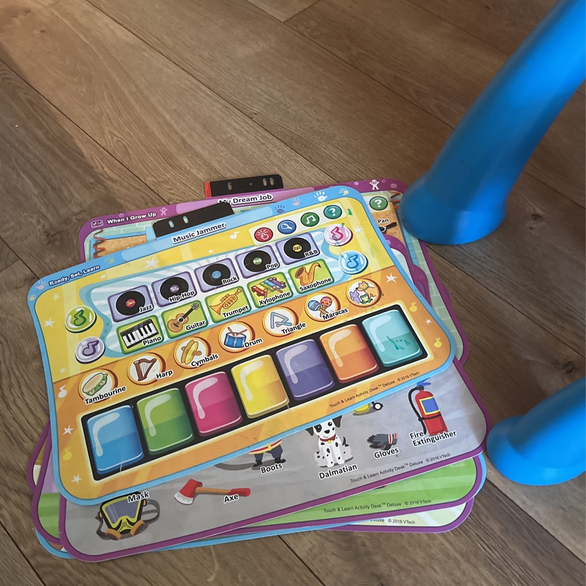 Touch And Learn Activity Desk Deluxe