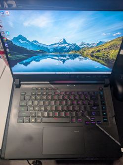 ASUS ROG Strix Scar 15 Gaming Laptop
