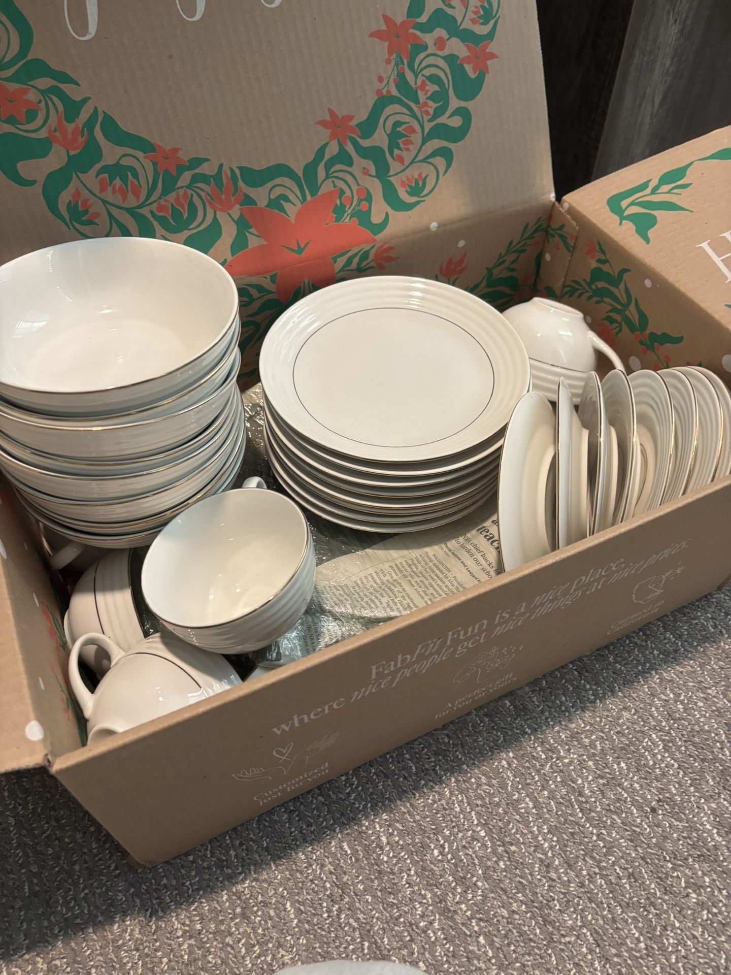 40 Piece China Set