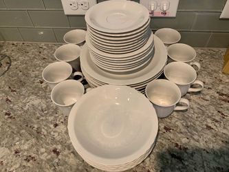 Stoneware dishes