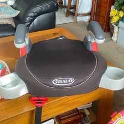 Graco Toddler Booster Seat Price 15$. Pick. In. E.  Side.  Tacoma 
