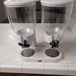  Dry Food Or Cereal Dispenser 