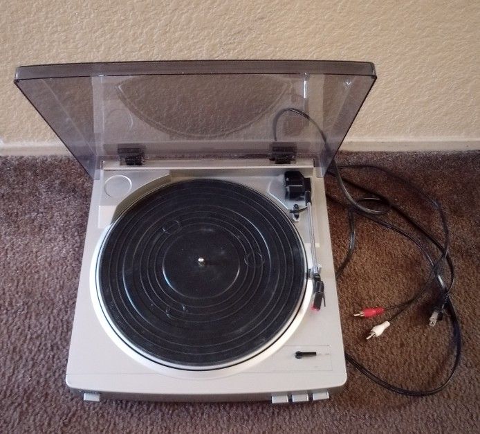 Aiwa PX-E860 Turntable