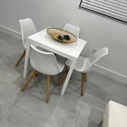 NEED GONE ASAP - Dinning Table + 4 chairs