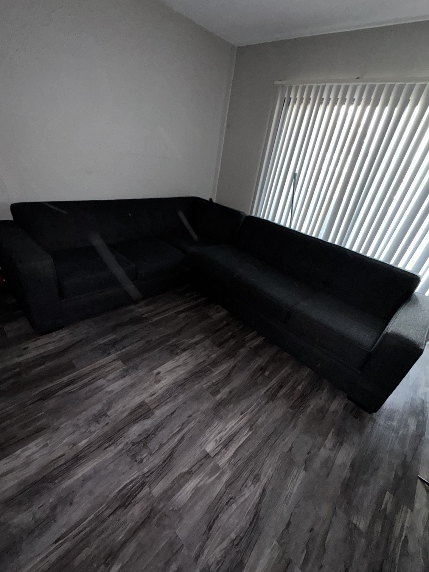 L Black Couch Sectional