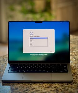 MacBook Pro 14”