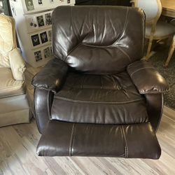 Nice Clean Comfortable Recliner Chair 