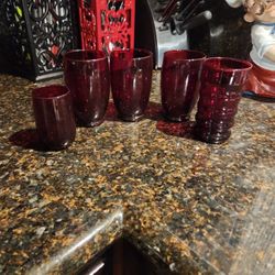 5 Vasos Rojos