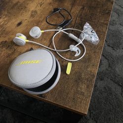 Bose Wireless headphones 