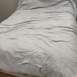Queen size comforter