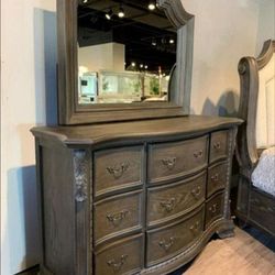 Brand New / Sheffield Antique Gray Upholstered Sleigh Bedroom Set / 3-PIECE (BED, NIGHTSTAND, CHEST)