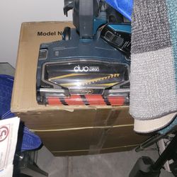 Duo Apex Vacuum Shark Like New All Parts Included 