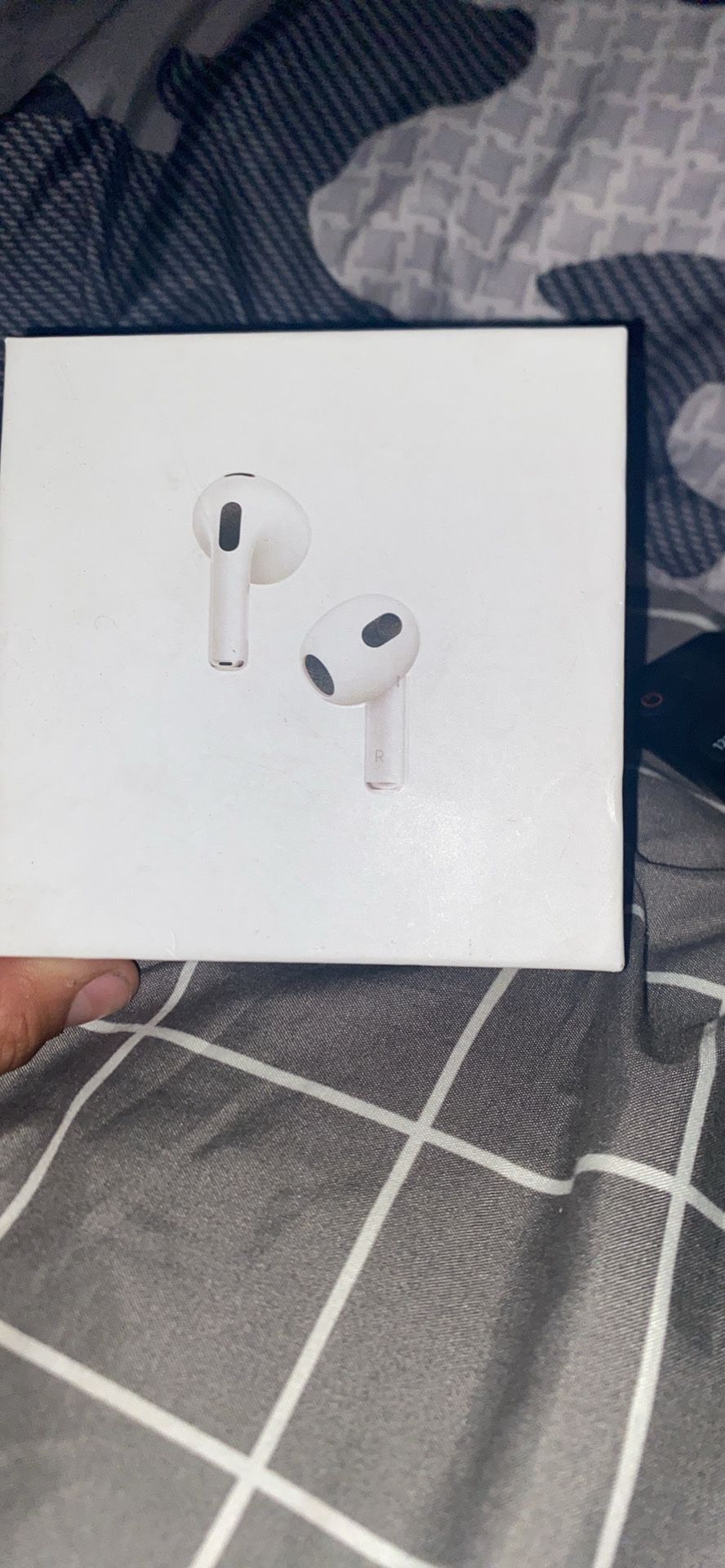 Wireless Bluetooth earbuds 3