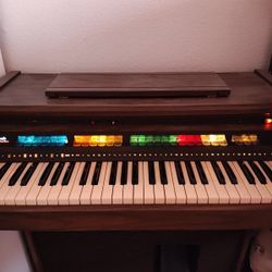 Piano Lowery