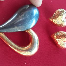 BEAUTIFUL """ HEART SET BROCHE AND EARRINGS """