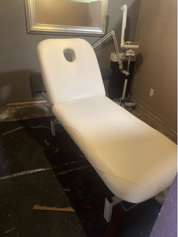 Massage/Facial Bed