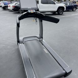 Life fitness Treadmill