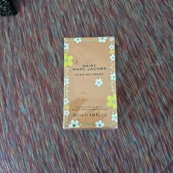Marc Jacobs Ever So Fresh Perfume 