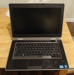 Dell Laptop w/ Windows 10 Pro