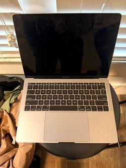 MacBook Pro 13" 2017 - i5, 8GB RAM, 256GB SSD - Space Gray