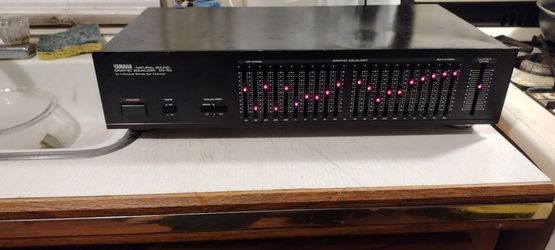 Yamaha Natural Sound Graphic Equalizer 