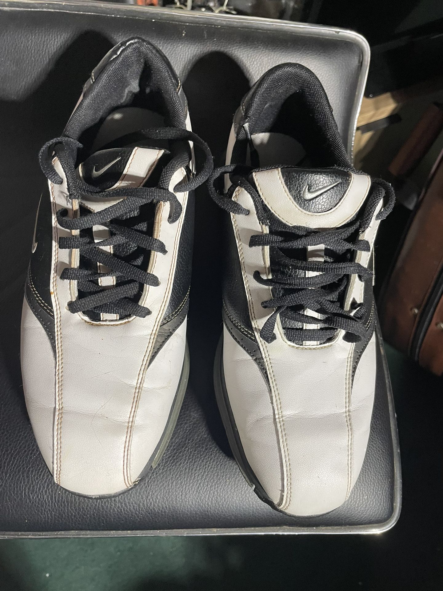 golf shoes