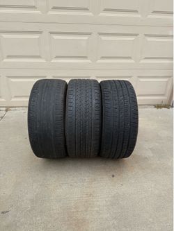 3 Tires size is 235/40R19 in very good condition