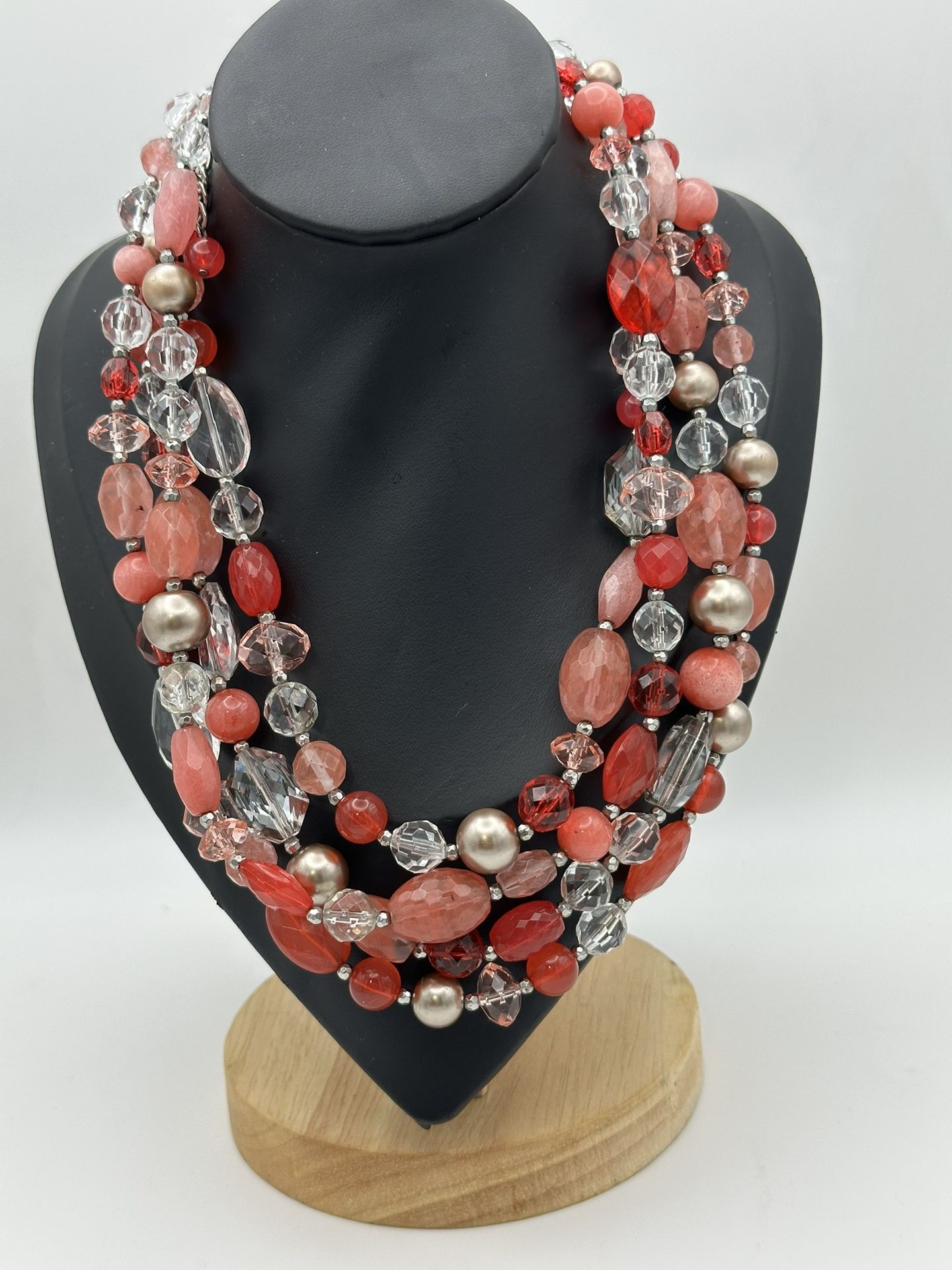 White House Black Market 4 Strand Necklace Statement Glass & Lucite Beads 14-19” With 3” Extension Good Condition 