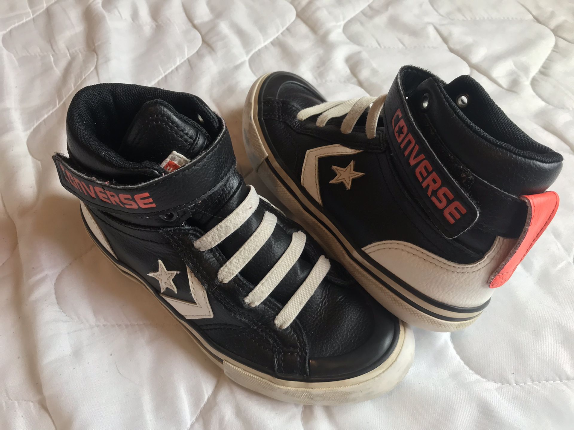 Boys Converse high tops size 1