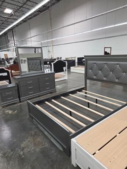 Brand New Grey 4pc Queen Bedroom Set (Available in Eastern King Size)