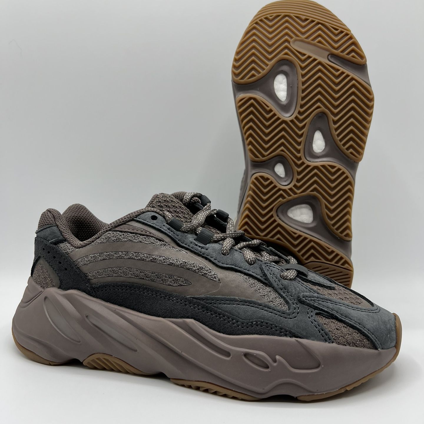 adidas Yeezy Boost 700 V2 Mauve MENS Size 5.5 WOMENS Size 7
