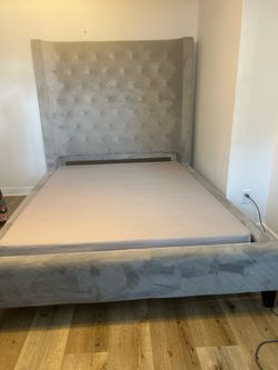 Beautiful Queen Size Soft Velvet Bed