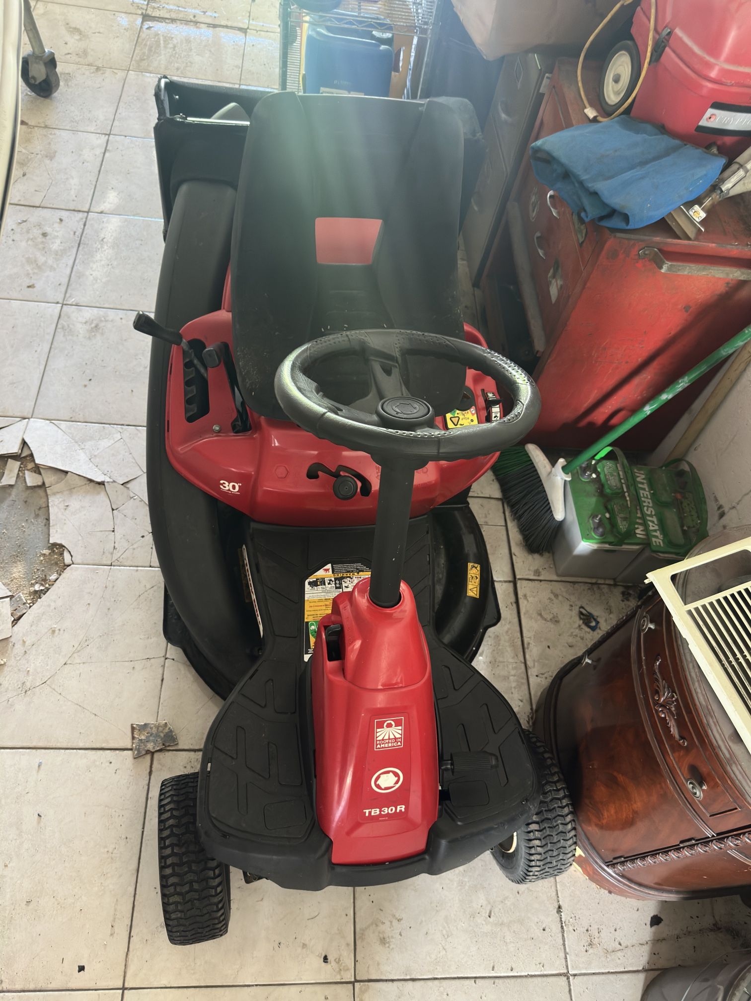 Troy Bilt Neighborhood Rider 30 Inch 10 1/2 Hp Riding Mower