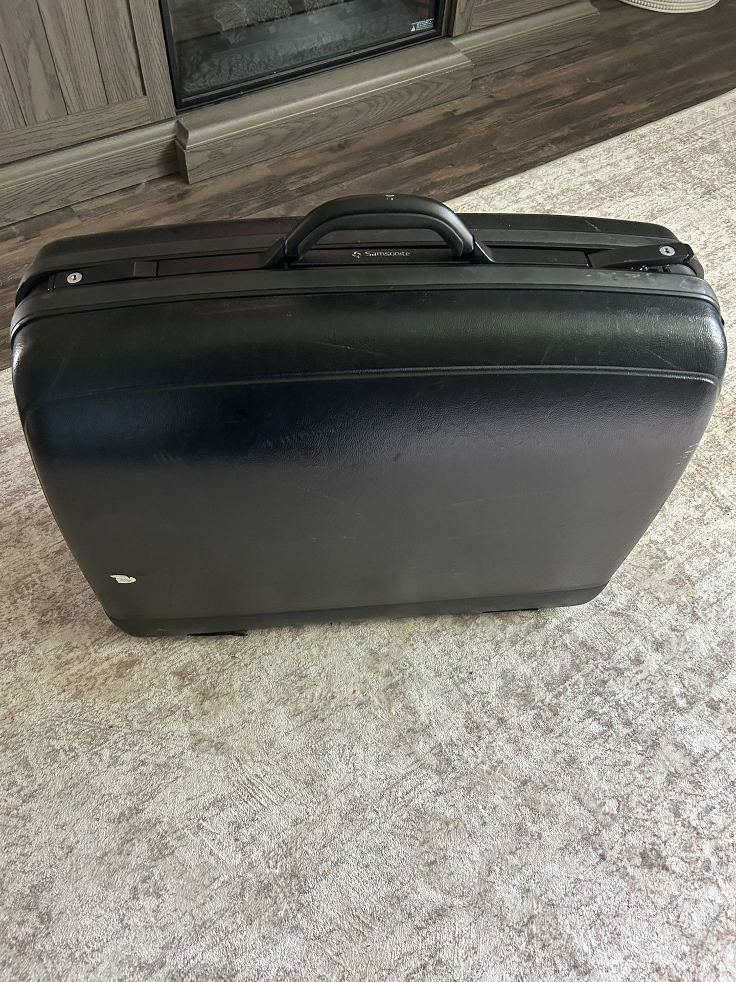 Samsonite Hard sided Suitcase