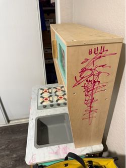 FREE Play  KITCHEN