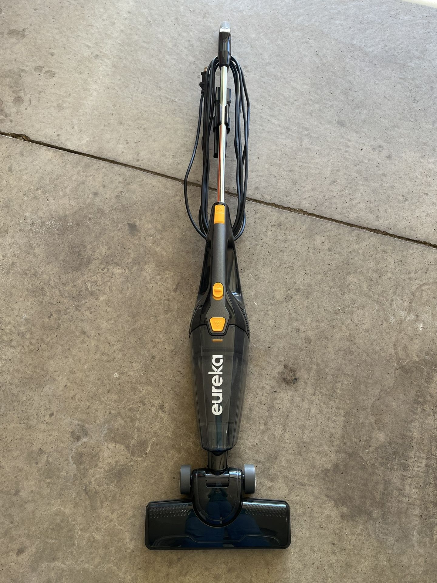 Eureka Blaze Vacuum Stick