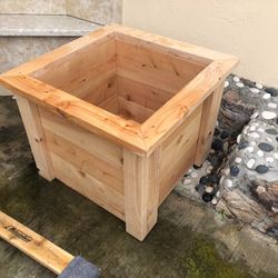 Beautiful privacy wall Frame Planter Box Garden Bed Outdoor Design cedar redwood AC pool equipment cover