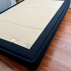 Sherwood bedding Queen sized remote control bed