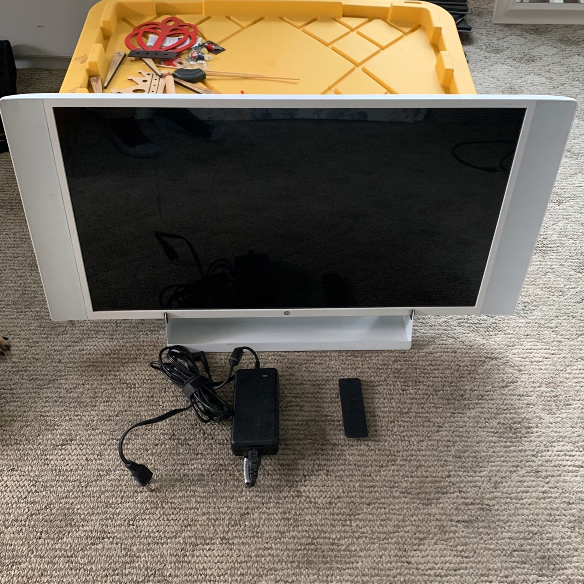 HP Spectre 32 Studio Display 4K Monitor