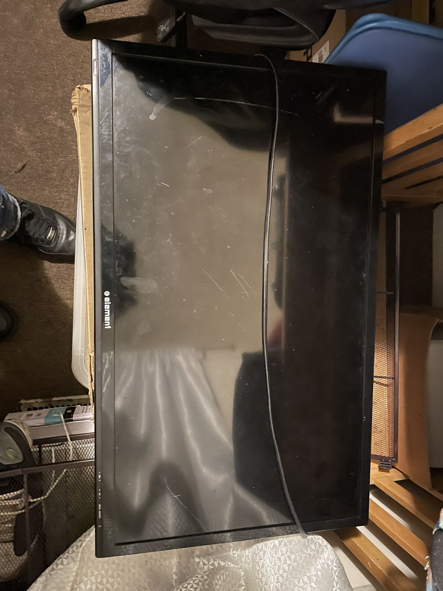 40” Element Tv