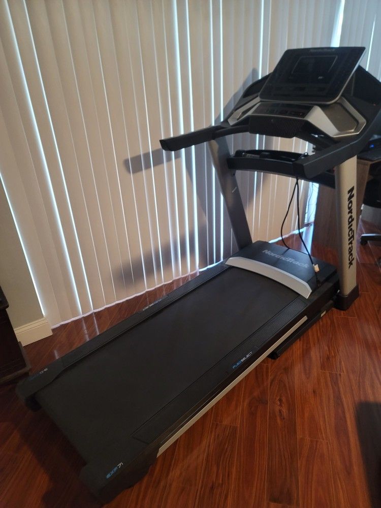 NNordicTrack Folding Treadmill 