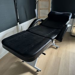 Lash/Tattoo Chair With Swivel Chair