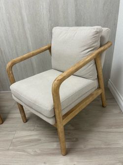 Set 2 beige chairs wood