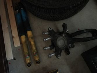 2016 tundra rear bilstien shocks and stock spindles