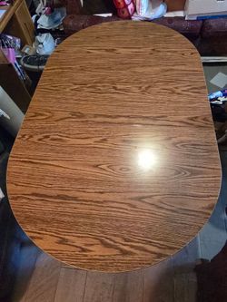 Oval table/round