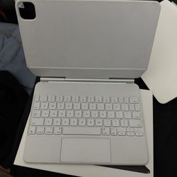 iPad Magic Keyboard 